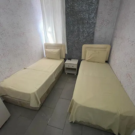 埃尔索伊埃菲旅馆 *
